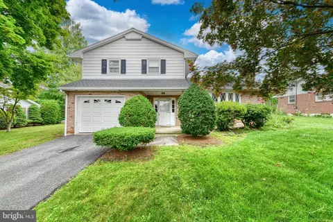 3104 Linda Ln, Sinking Spring, PA 19608