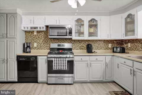 449 Parkview Rd, Reading, PA 19606 photo 3