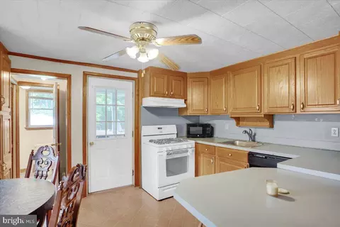 447 Parkview Rd, Reading, PA 19606 photo 6