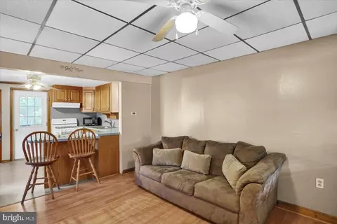 447 Parkview Rd, Reading, PA 19606 photo 3