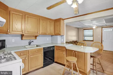 447 Parkview Rd, Reading, PA 19606 photo 7