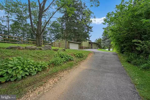 2323 Girard Ave, West Lawn, PA 19609