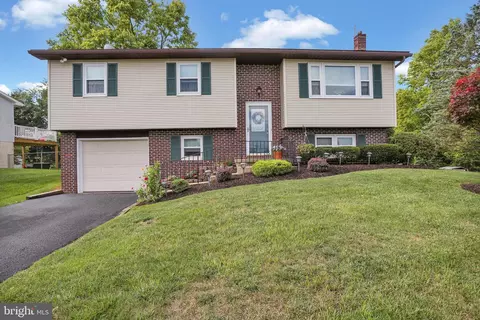622 Lyman Ave, Womelsdorf, PA 19567