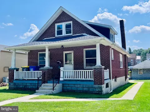 36 W Washington Ave, Wernersville, PA 19565
