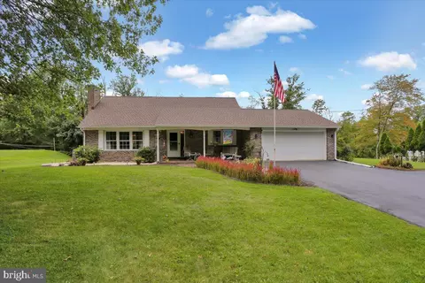 2086 Mount Laurel Rd, Fleetwood, PA 19522