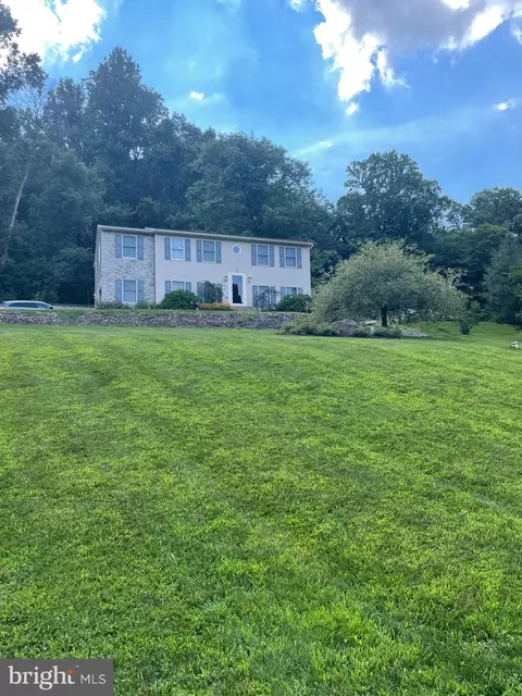 10 Caitlin Dr, Birdsboro, PA 19508