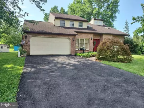 121 Green Rd, Reading, PA 19606