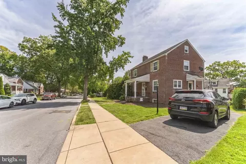 532 Meade Tc, Reading, PA 19607 photo 2
