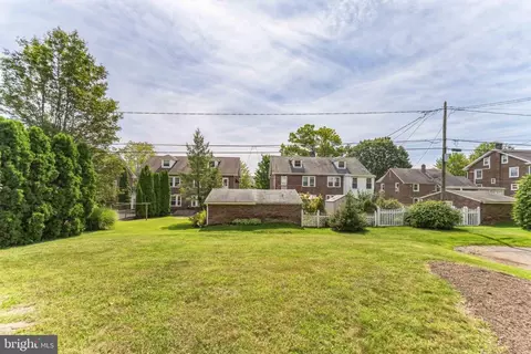 532 Meade Tc, Reading, PA 19607 photo 5