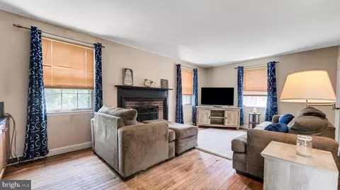 532 Meade Tc, Reading, PA 19607 photo 7