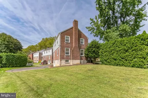 532 Meade Tc, Reading, PA 19607 photo 3