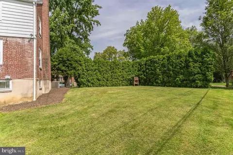 532 Meade Tc, Reading, PA 19607 photo 6