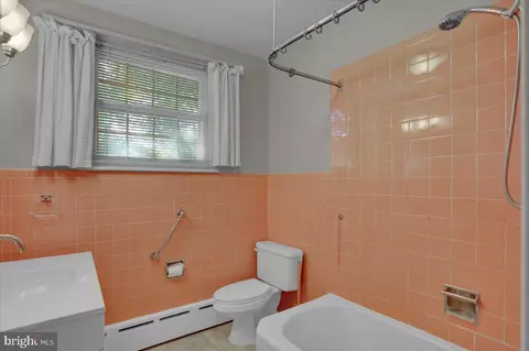 314 Sunset, West Reading, PA 19611 photo 7