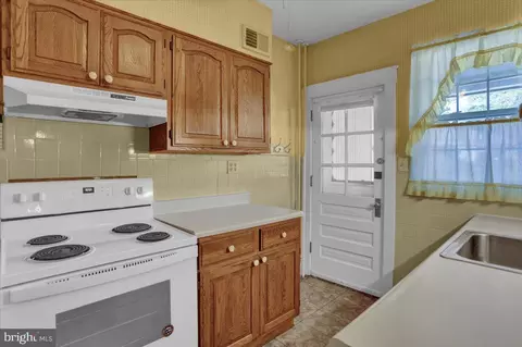314 Sunset, West Reading, PA 19611 photo 11