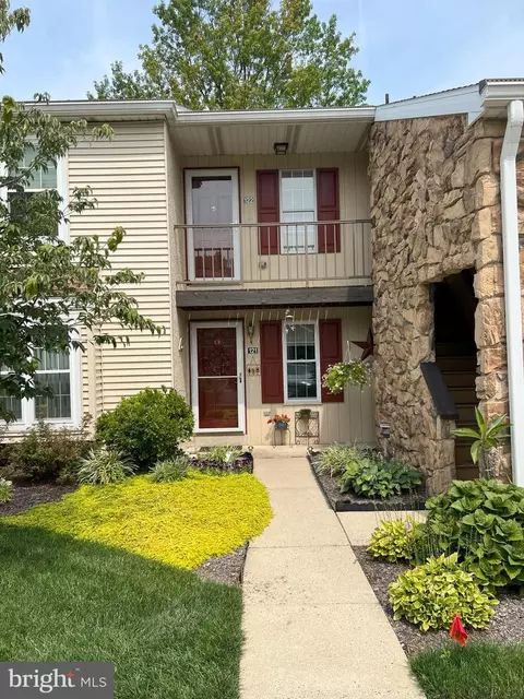 122 Valley Greene Cir, Wyomissing, PA 19610