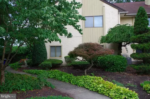 15 Pine Woods Ct, Reading, PA 19607