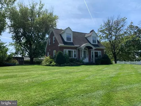 4600 Hillside Rd, Reading, PA 19606