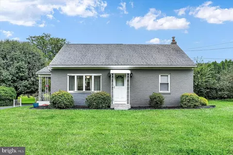 133 Memorial Hwy, Fleetwood, PA 19522