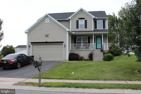 153 Millennium Dr, Blandon, PA 19510