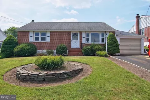 736 E 6th St, Boyertown, PA 19512