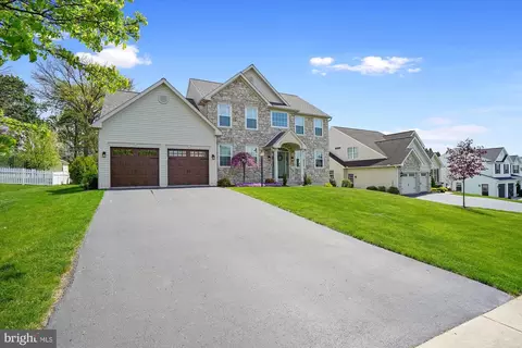 109 Limestone Dr, Reading, PA 19606 photo 2