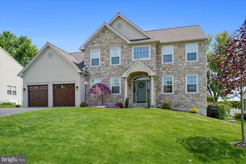 109 Limestone Dr, Reading, PA 19606 photo 3