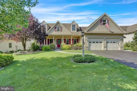 122 Copper Beech Ln, Womelsdorf, PA 19567