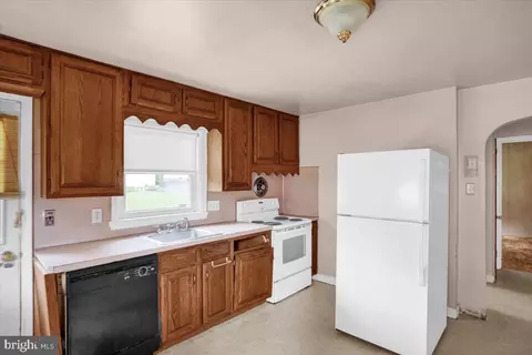 1319 Columbia Ave, Reading, PA 19607 photo 6