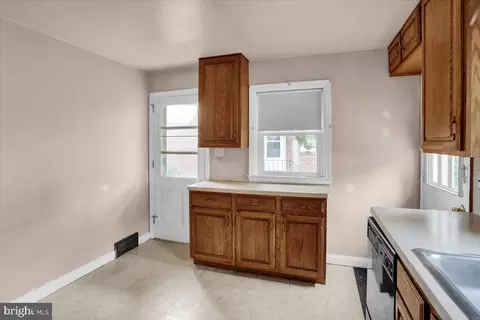 1319 Columbia Ave, Reading, PA 19607 photo 7