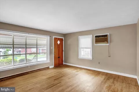 1319 Columbia Ave, Reading, PA 19607 photo 3