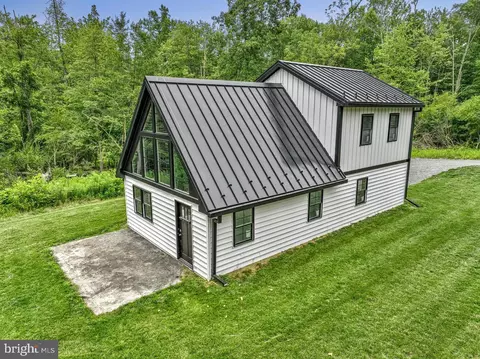 317 Swamp Rd, Morgantown, PA 19543