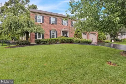 1004 Owls Nest Dr, Reading, PA 19606