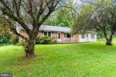 22 Poplar Rd, Boyertown, PA 19512