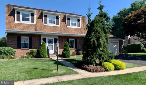 31 Devonshire Dr, Wyomissing, PA 19610