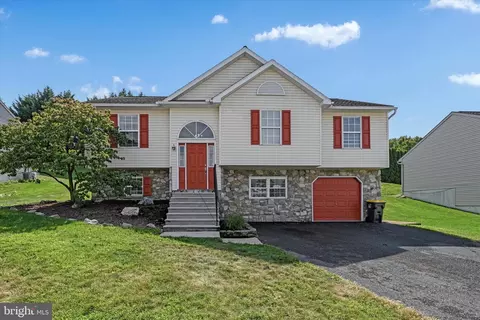 317 Winding Way, Womelsdorf, PA 19567