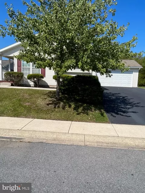 121 Random Rd, Douglassville, PA 19518