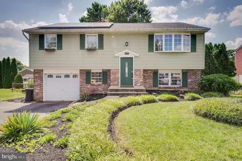 4948 Apple Dr, Reading, PA 19606
