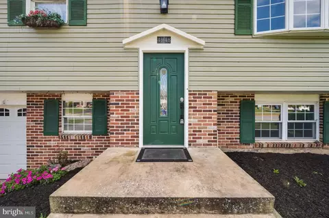 4948 Apple Dr, Reading, PA 19606 photo 2