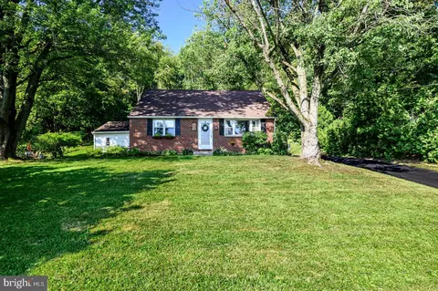 208 Oak St, Bechtelsville, PA 19505