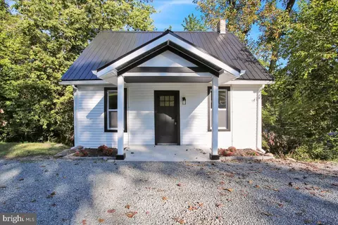 833 E C E Neversink Rd, Reading, PA 19606