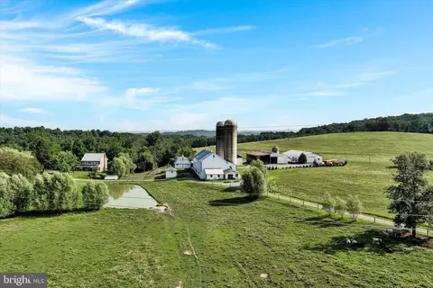 742 N Garfield Rd, Bernville, PA 19506
