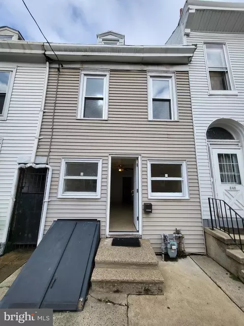 846 N 8th St, Reading, PA 19604