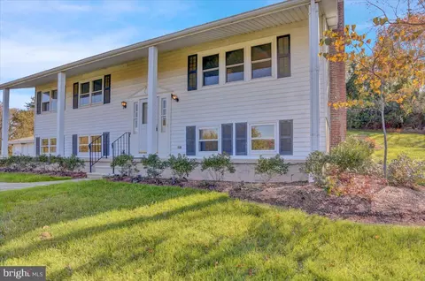 1102 Seifrit Ln, Bernville, PA 19506