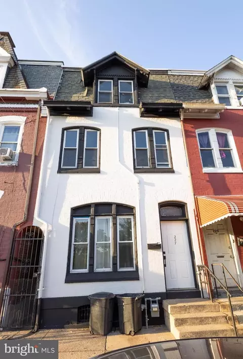 227 Walnut St, Reading, PA 19601 photo 2