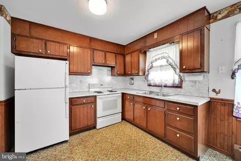659 Vester Pl, Sinking Spring, PA 19608 photo 11