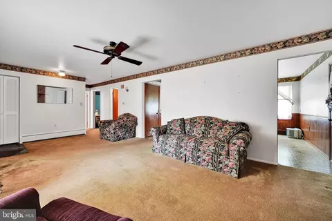 659 Vester Pl, Sinking Spring, PA 19608 photo 6