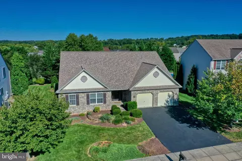 51 Pacific Ave, Sinking Spring, PA 19608
