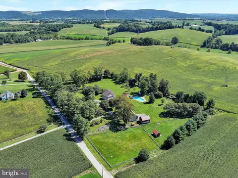 80 Reifsnyder, Oley, PA 19547