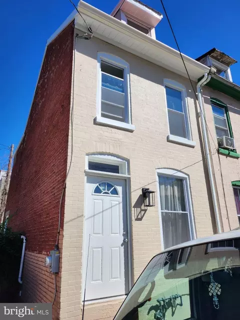 913 Culvert St, Reading, PA 19602