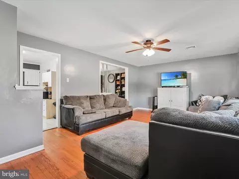 35 Mull Ave, Reading, PA 19608 photo 7